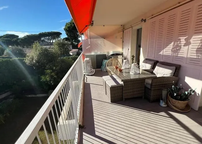 Appt St Tropez ,Magnifique T2, Piscine ,Terrasse, Emplacement Ideal ,Front De Mer,